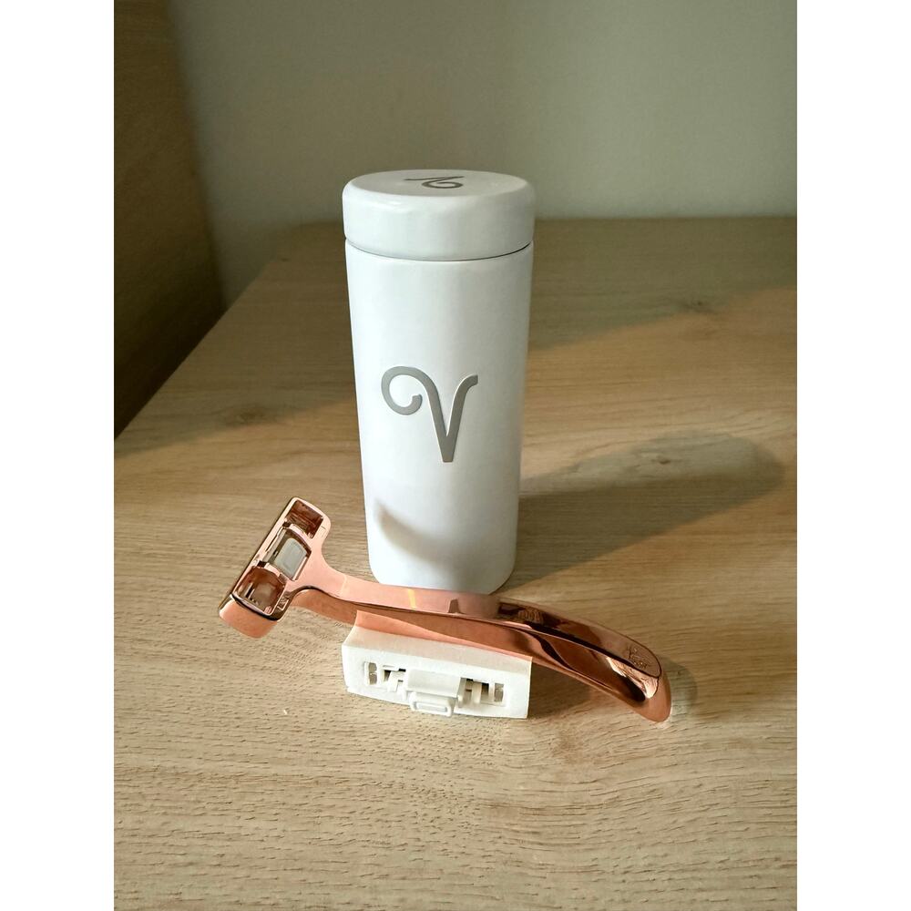 $75 New Shave With V Razor Rose Gold Refillable Razor Starter Kit New - Picture 2 of 5